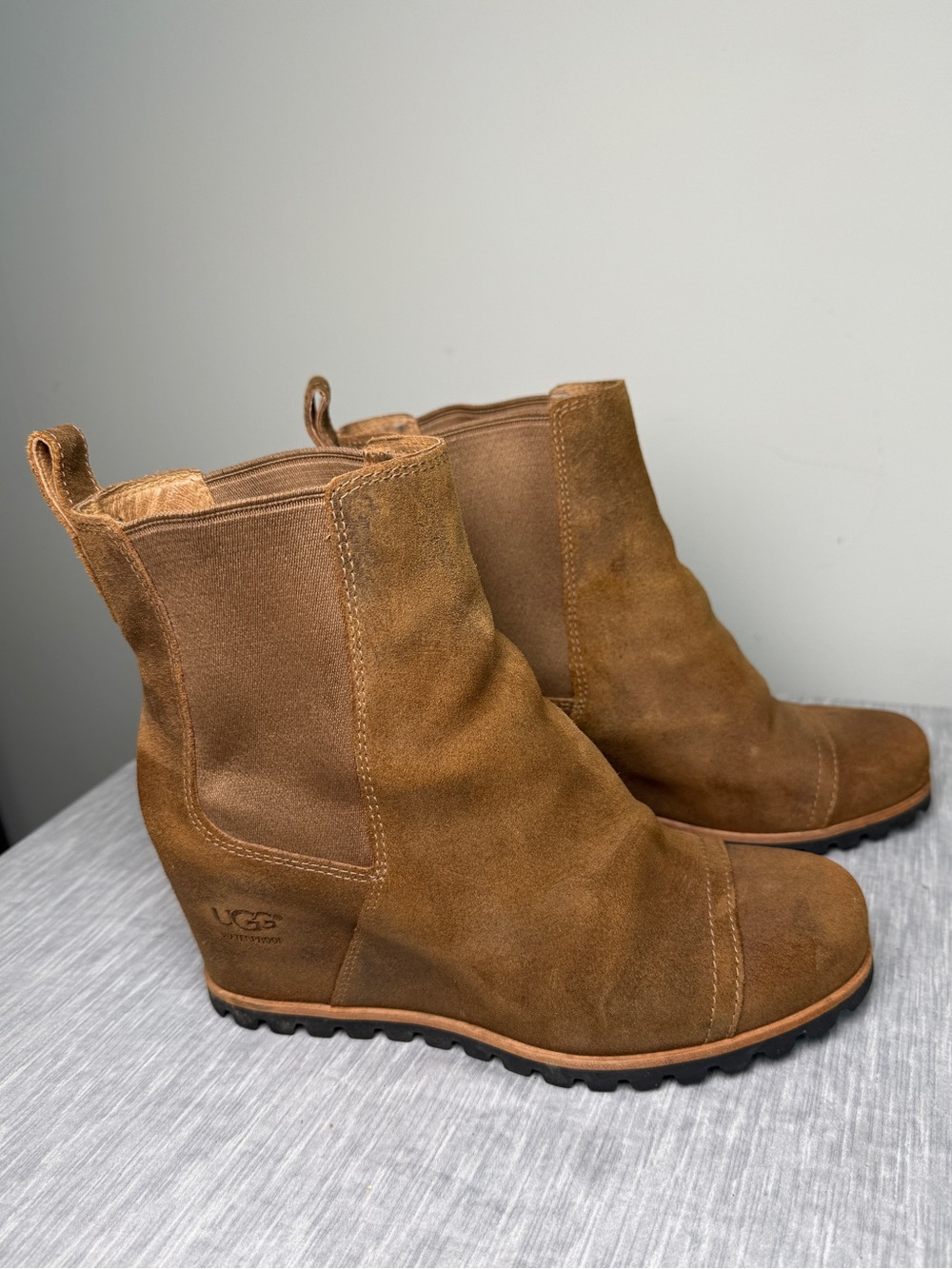 UGG Pax Waterproof Suede Wedge Boots Chestnut Sz 8